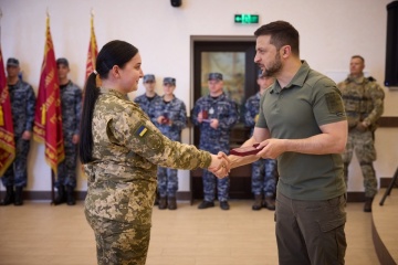 Volodymyr Zelensky se rend à Odessa à l’occasion de la Journée nationale du marin ukrainien