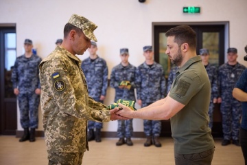 Volodymyr Zelensky se rend à Odessa à l’occasion de la Journée nationale du marin ukrainien