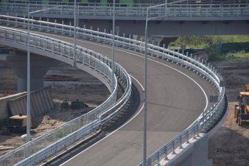 キーウ市内の建設１０年強の橋が完成