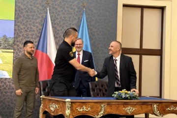 Ucrania y la República Checa firman un Memorándum de cooperación en defensa