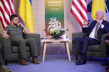 Volodymyr Zelensky et Joe Biden se sont entretenus en marge du sommet de l’OTAN 