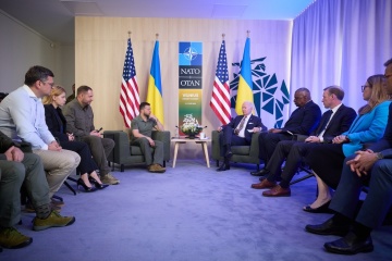 Volodymyr Zelensky et Joe Biden se sont entretenus en marge du sommet de l’OTAN