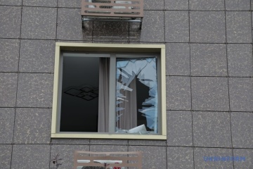 Edificios residenciales y automóviles dañados en ataque masivo en Odesa