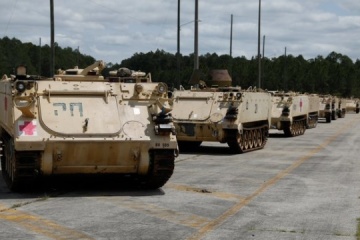 Die Niederlande, Belgien und Luxemburg übergeben der Ukraine gepanzerte M113-Fahrzeuge