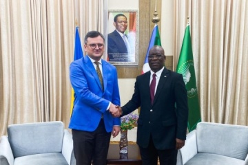 Handel, Bildung und Ernährungssicherheit: Kuleba trifft sich mit Außenminister von Äquatorialguinea