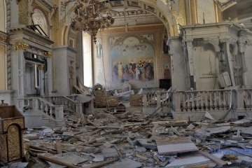 Ataque al centro de Odesa: La coordinadora de la ONU inspecciona la catedral destruida