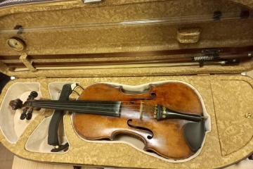 Border guards stop Stradivarius violin from being taken out of Ukraine