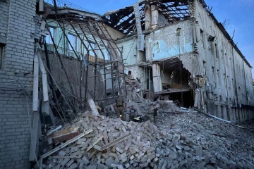 Charkiw unter Beschuss: Rakete trifft Lagerhaus, ein Mensch verletzt