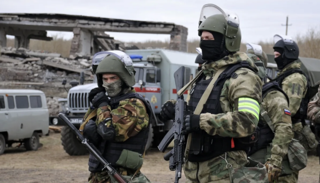 Russia pulling up reserves, strengthening fortifications in Ukraine’s south
