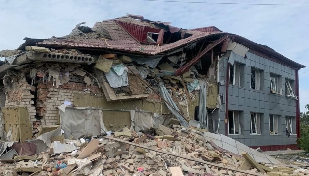 Ворог уночі вдарив по селу на Запоріжжі, зруйнована будівля гімназії