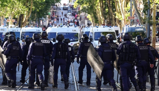 У Швейцарії затримали шістьох підлітків під час демонстрації на підтримку протестів у Франції