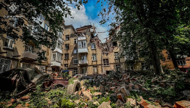 Guerre en Ukraine : Deux morts et seize blessés après une frappe russe sur Soumy 