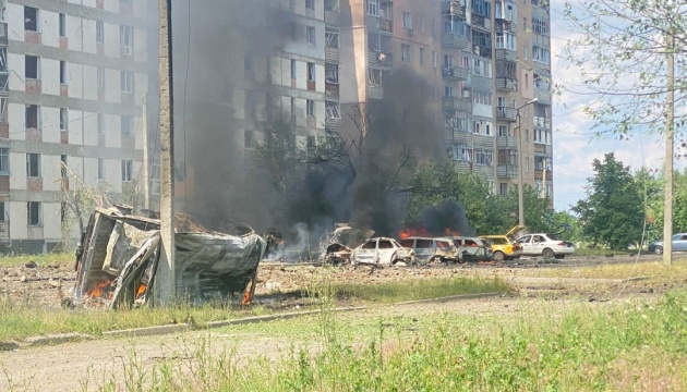 Russians strike Pervomayskyi in Kharkiv region injuring 12 people
