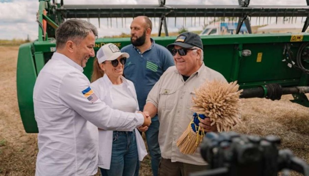 Західні партнери допомагають сільгосптехнікою херсонським аграріям