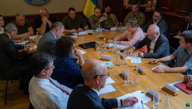 Єрмак провів консультації з послами щодо реалізації української Формули миру