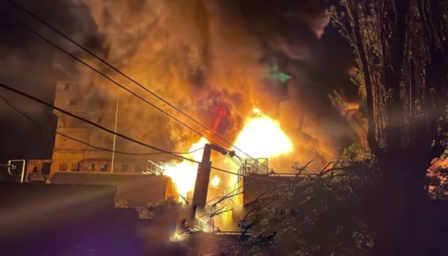 В окупованій Макіївці знову потужна «бавовна»: горить нафтобаза