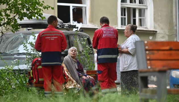 Кількість постраждалих через обстріл у Львові зросла до 33, з них — 13 у лікарнях
