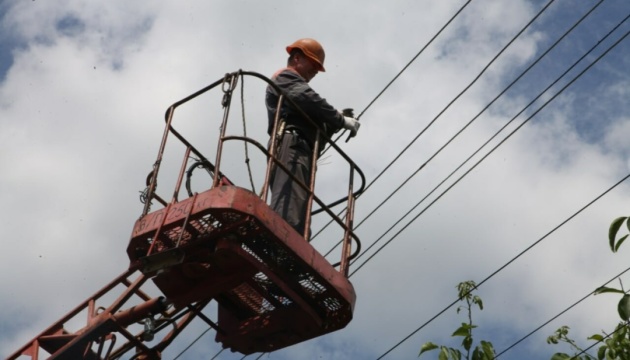 На Харківщині частково відновили електропостачання у селі Борщова, мережі були майже знищені