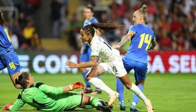 Жіноча збірна України з пляжного футболу програла матч португалкам