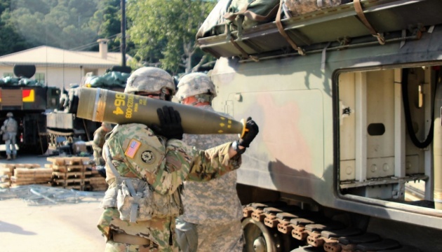 Британія та Іспанія виступили проти використання касетних боєприпасів Україною