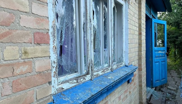 Ataque con drones en la región de Kyiv: Dañados 12 casas privadas y un bloque de apartamentos 