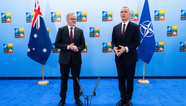 Le secrétaire général félicite l’Australie pour sa coopération avec l’OTAN et son soutien à l’Ukraine