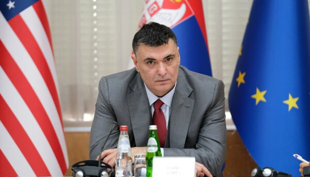 Сербський парламент звільнив міністра, який закликав запровадити санкції проти РФ