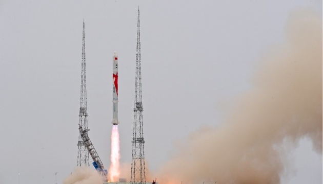 Китай запустив у космос першу в світі ракету-носій на метановому паливі