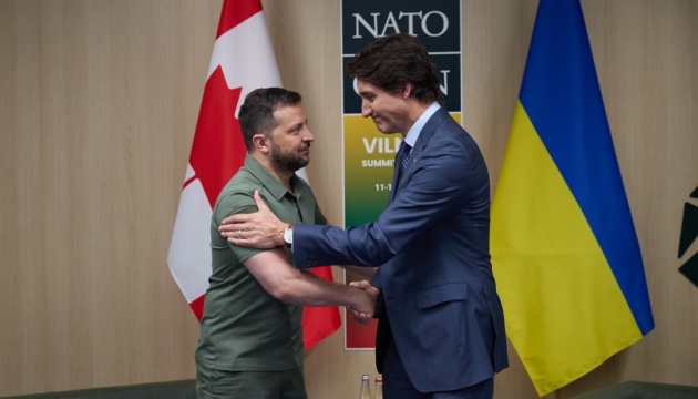 Україна і Канада мають потужні домовленості щодо бронетехніки – Зеленський