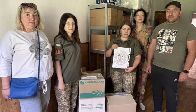 Японсько-українська культурна асоціація передала медикаменти військовому шпиталю в Україні