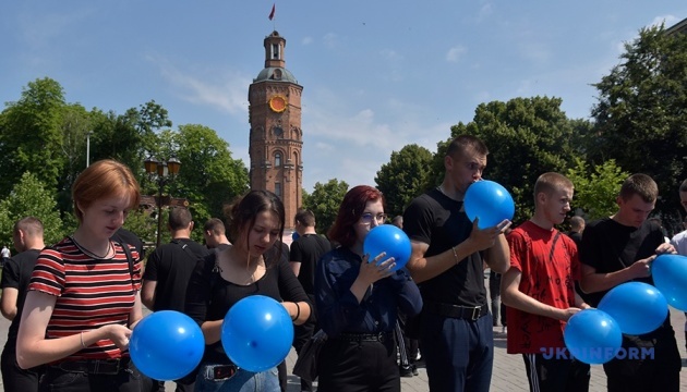 «Янголи пам'яті»: У Вінниці пройшов меморіальний захід до роковин теракту 14 липня