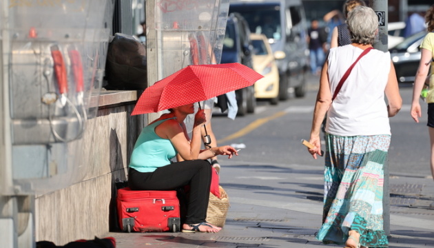 Вісім італійських міст оголосили червоний рівень тривоги через спеку