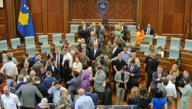 У парламенті Косова сталася бійка, напали й на прем’єра