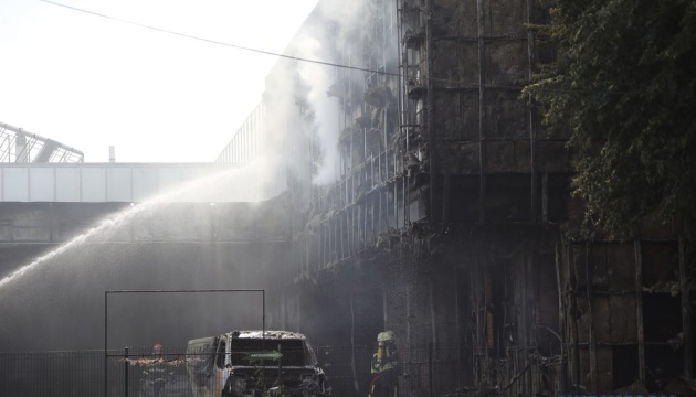 Пожежа на київській АЗС: у лікарні помер пасажир автівки, що в’їхала в колонку