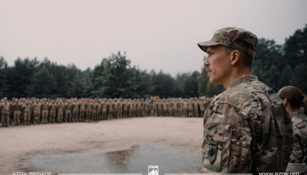 Azov Brigade commander meets with personnel, announces his return to service