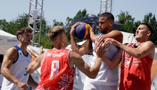 Баскетбол 3х3: українські команди успішно грають на університетському Євро
