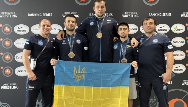 Українські борці-«вільники» виграли три медалі на турнірі у Будапешті