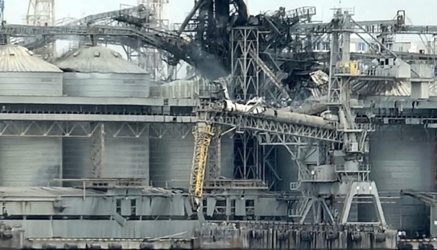 Russians damage grain, vegetable oil terminals in Odesa region