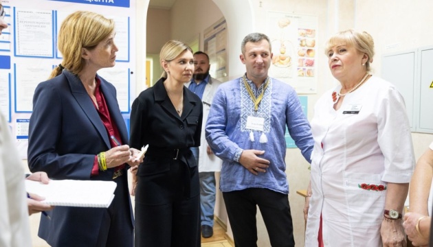 Зеленська й адміністраторка USAID відвідали амбулаторію Ірпінської громади