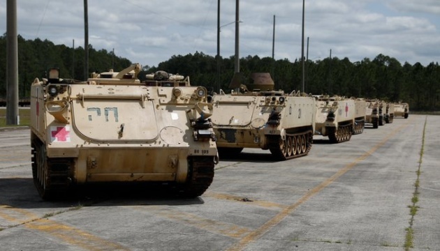 Die Niederlande, Belgien und Luxemburg übergeben der Ukraine gepanzerte M113-Fahrzeuge