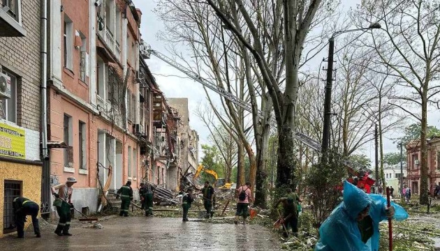 У Миколаєві внаслідок обстрілів пошкоджені понад 60 житлових будинків - мер