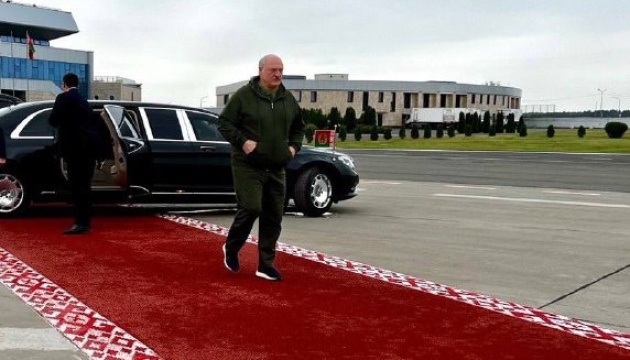 Лукашенко прилетів до Росії для зустрічі з Путіним