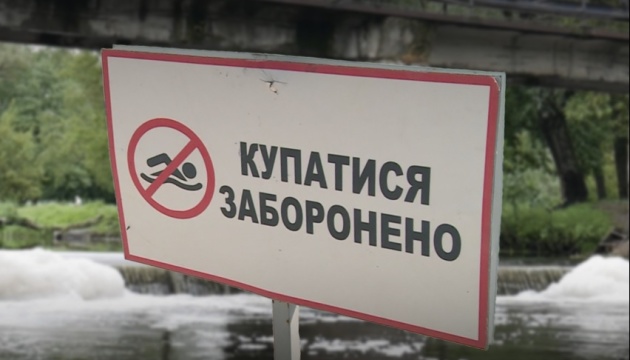На Чернігівщині заборонили купання в річці Убідь через масовий мор риби