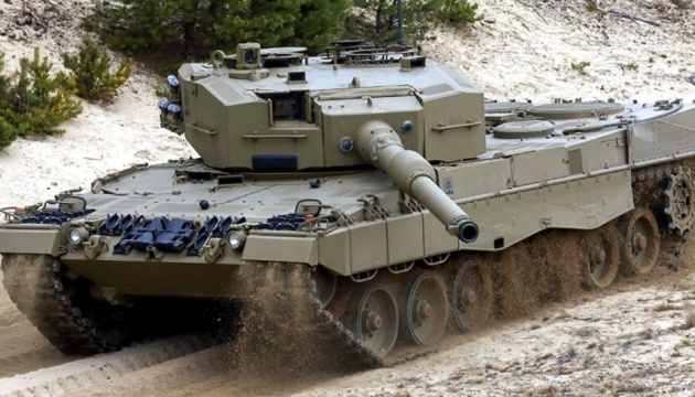 スペイン、ウクライナに主力戦車４両と装甲兵員輸送車１０台等を発送
