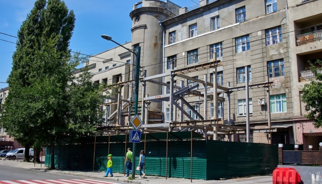 Міськрада Харкова обіцяє зупинити дозволене нею ж будівництво впритул до пам’ятки архітектури