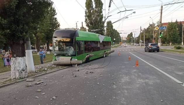 ДТП з тролейбусом у Харкові: водій каже, що відмовили гальма