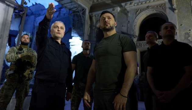 Zelensky visits Transfiguration Cathedral in Odesa destroyed by Russian missile