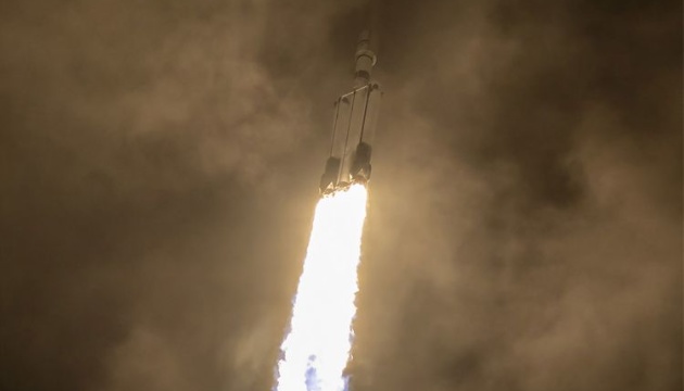 SpaceX запустила в космос найбільший у світі супутник