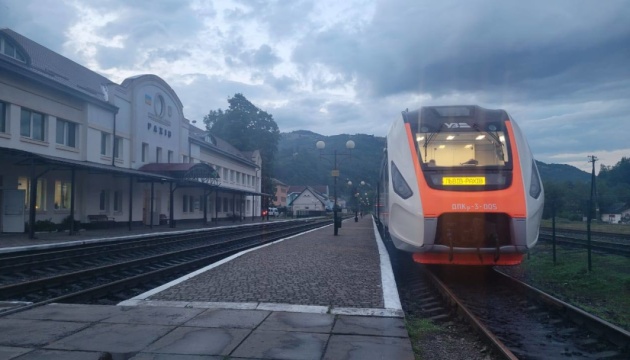 Укрзалізниця повідомила про зміни у графіку курсування «гірських шатлів» зі Львова до Карпат