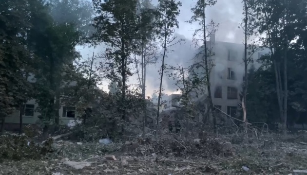 Overnight, Russians shell five districts of Kharkiv region